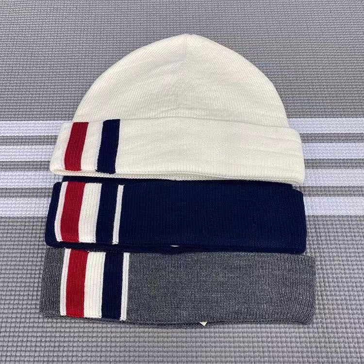 Unisex knitted hat