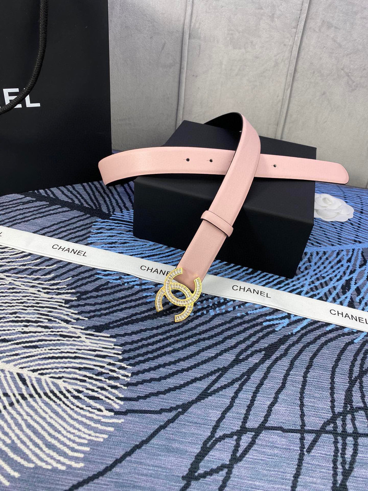 CHANEL 25S BELT 30 MM IN LIGHT PINK CALFSKIN WITH GOLD HARDWARE 615095