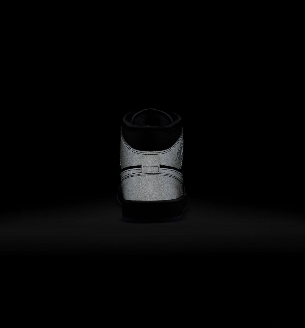 Air Jordan 1 Mid SE Men's Shoes - Black / Grey