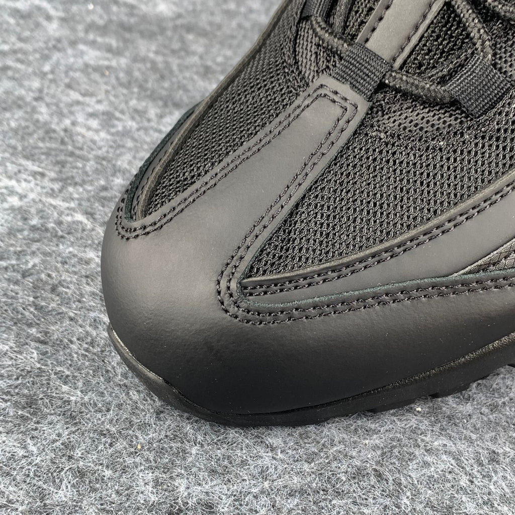Air Max 95 Essential 'Triple Black'