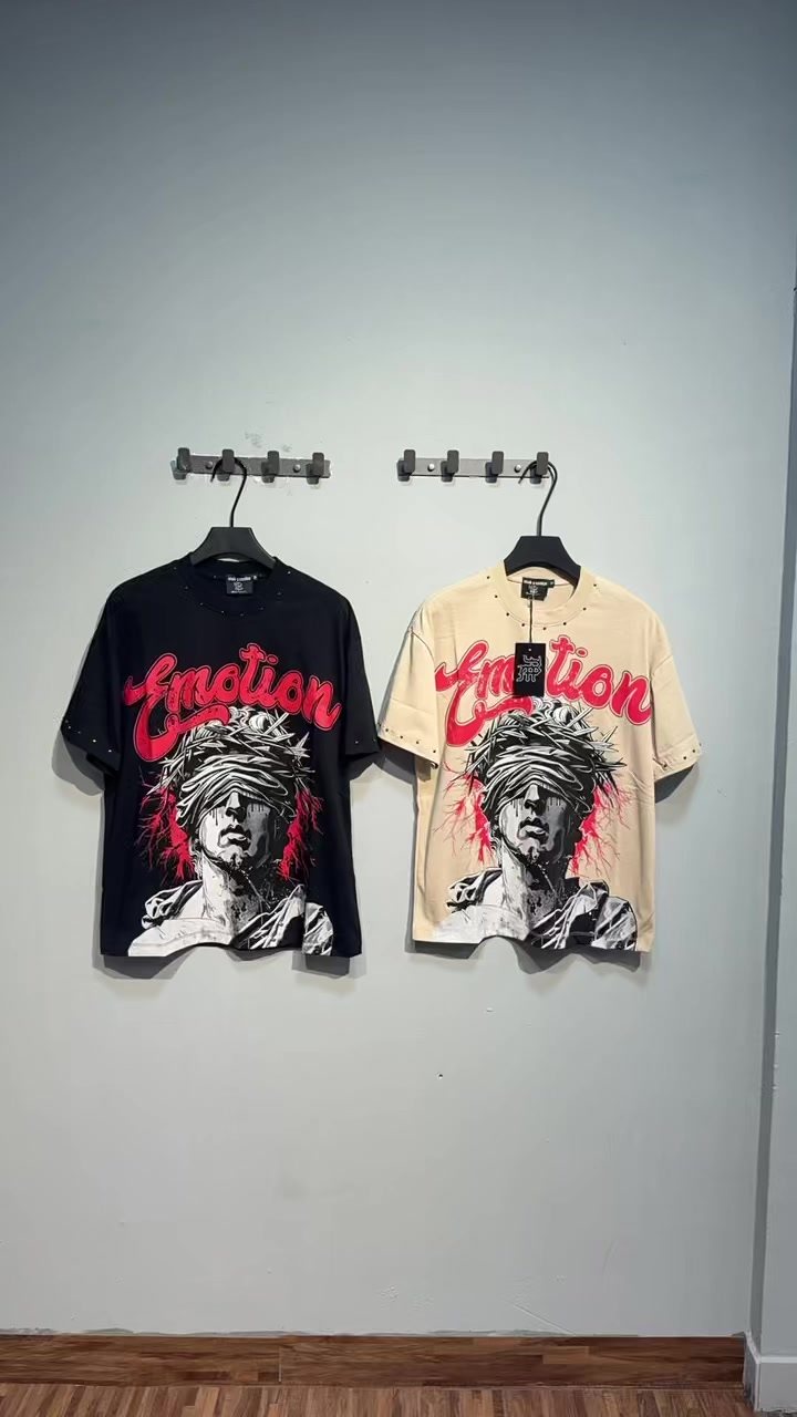 MIXED EMOTION Statue Graphic Short-Sleeve T-Shirt