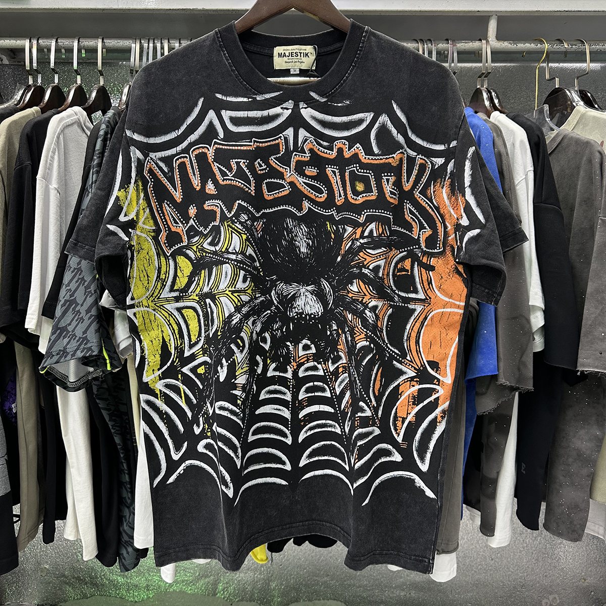 MAJESTIK Tarantula Graphic Short-Sleeve T-Shirt