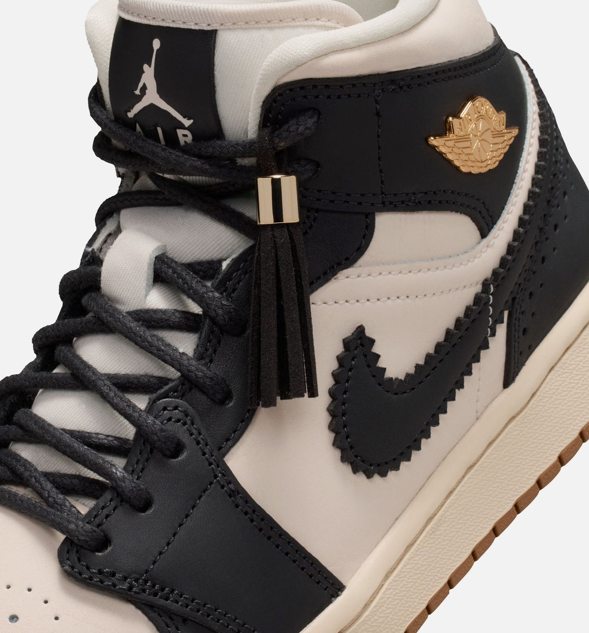 Air Jordan 1 Mid SE Women's Shoes - Off-Noir / Chalk / Pearl White
