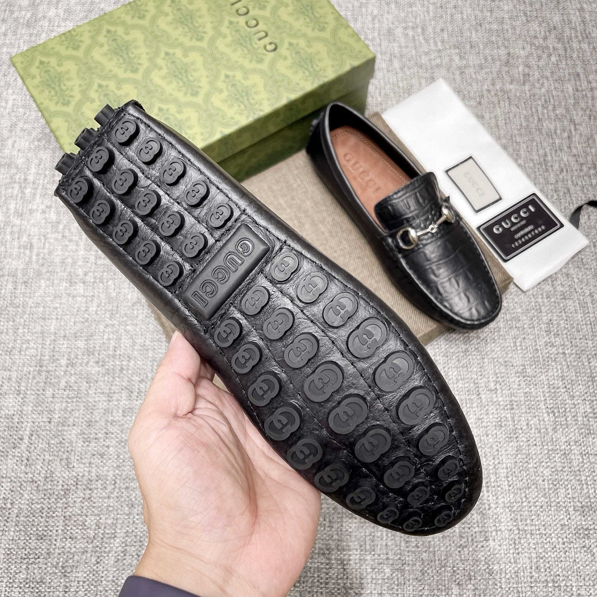 Gucci Men's Black Textured Loafers - Moc-Toe Stitching