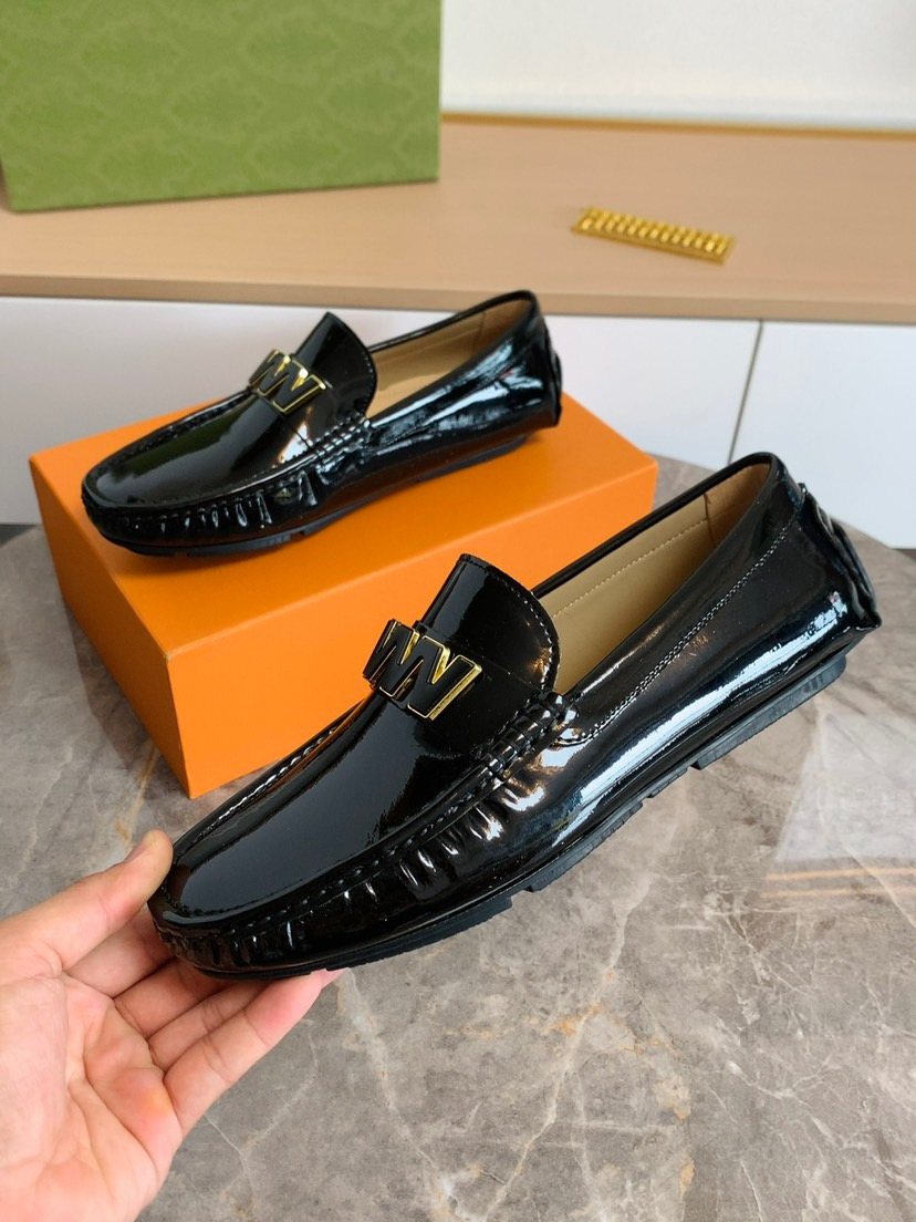 Gucci Men's Black Metal-Detail Loafers - Rubber Outsole