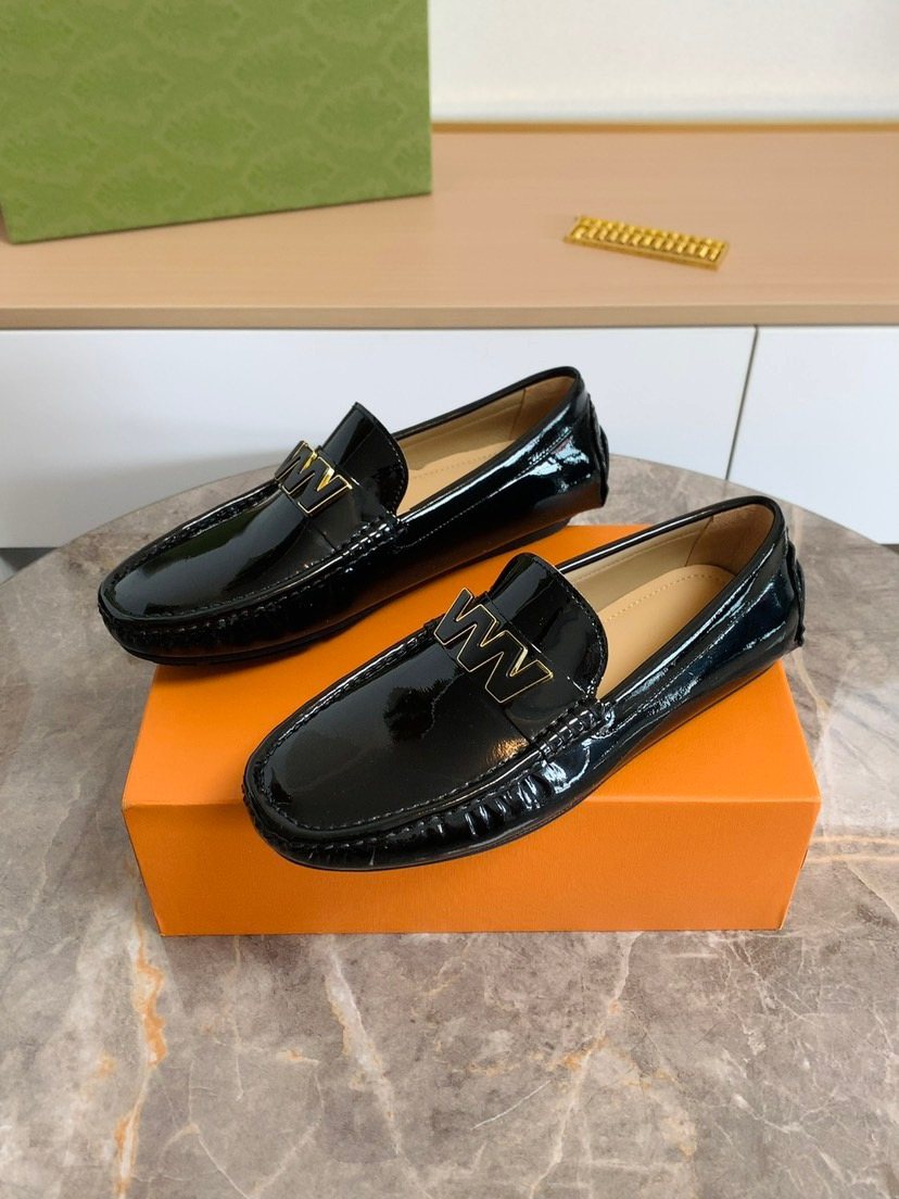 Gucci Men's Black Metal-Detail Loafers - Rubber Outsole