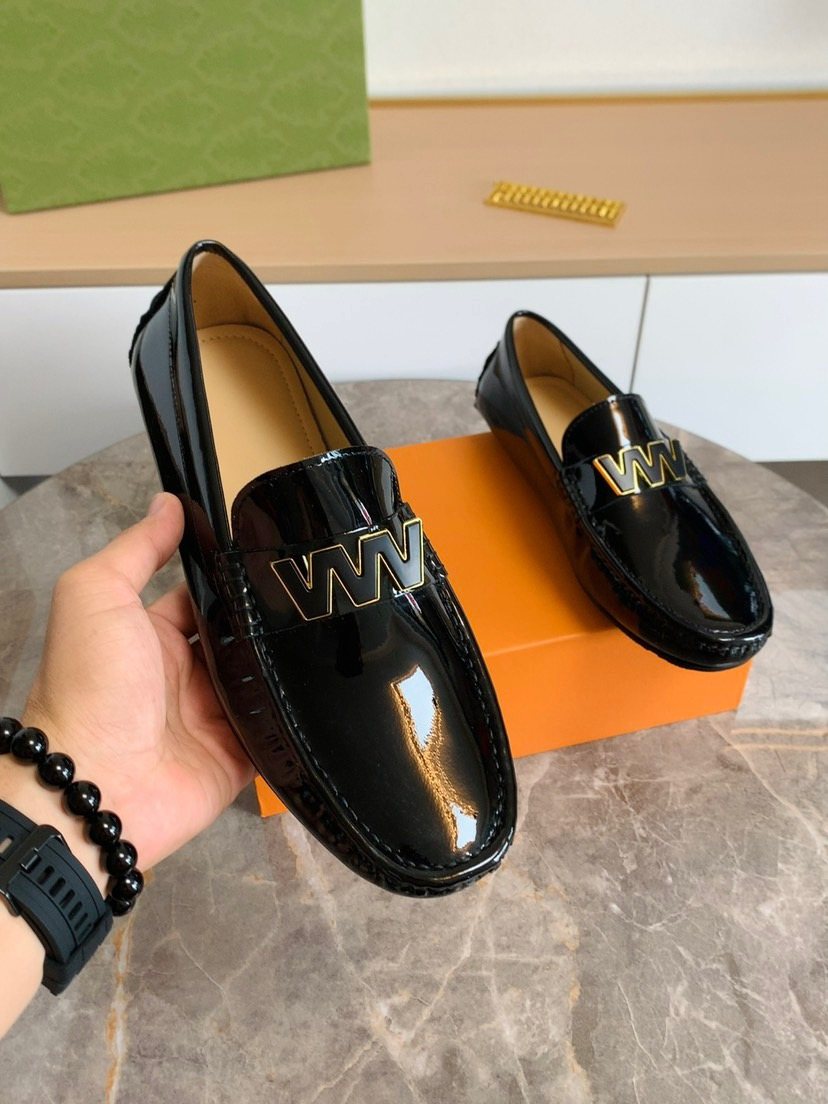 Gucci Men's Black Metal-Detail Loafers - Rubber Outsole