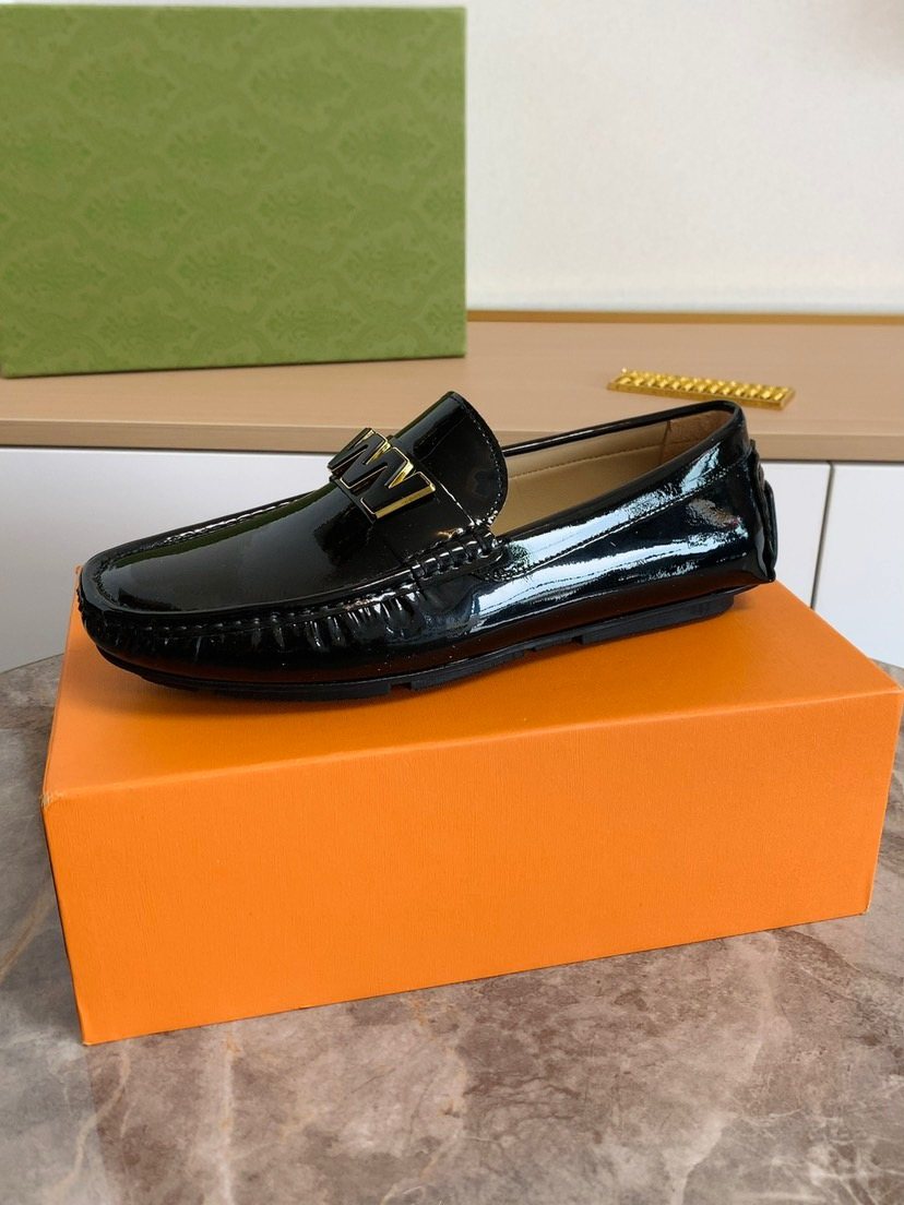 Gucci Men's Black Metal-Detail Loafers - Rubber Outsole