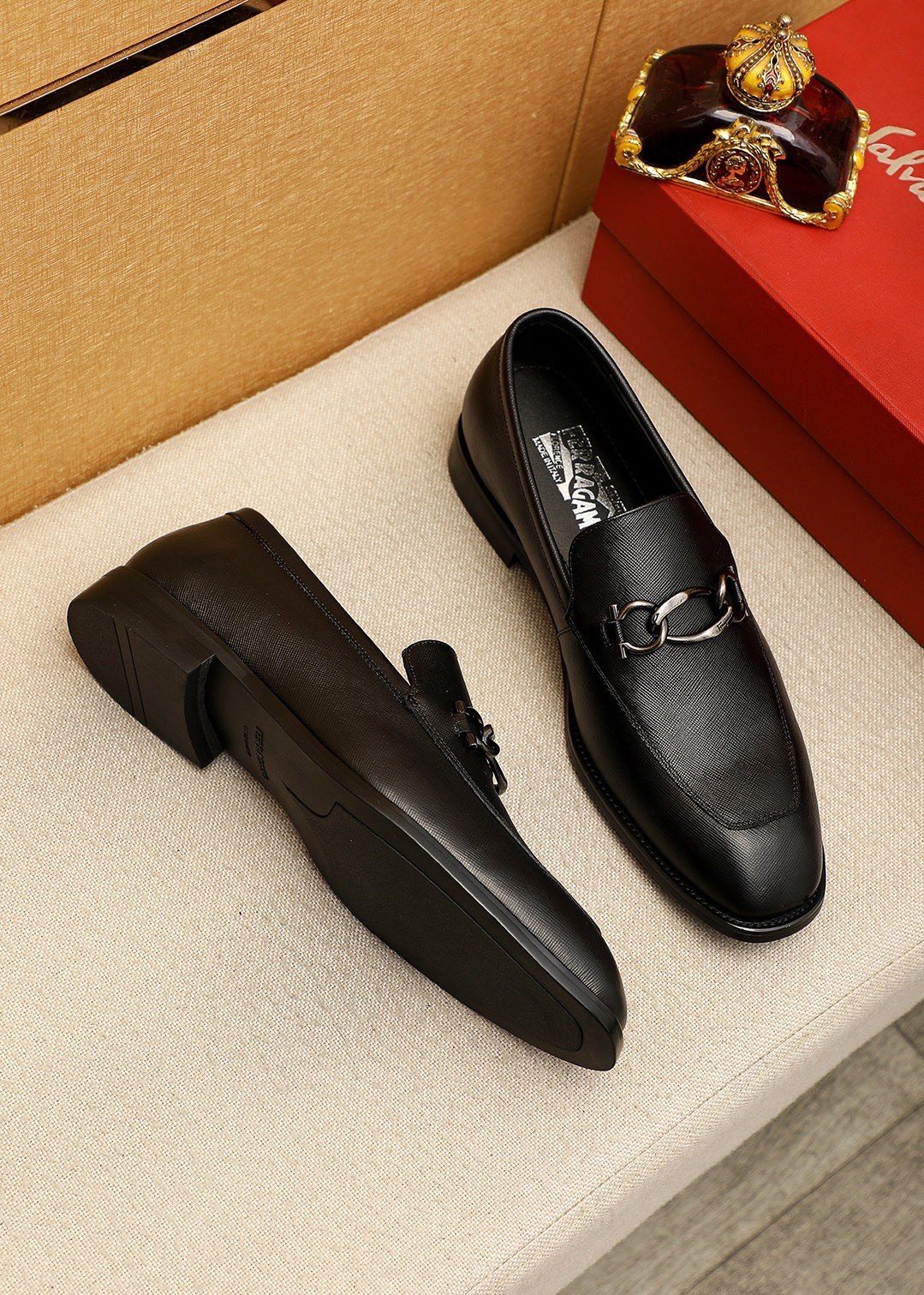 Ferragamo Black Textured Bit Loafers