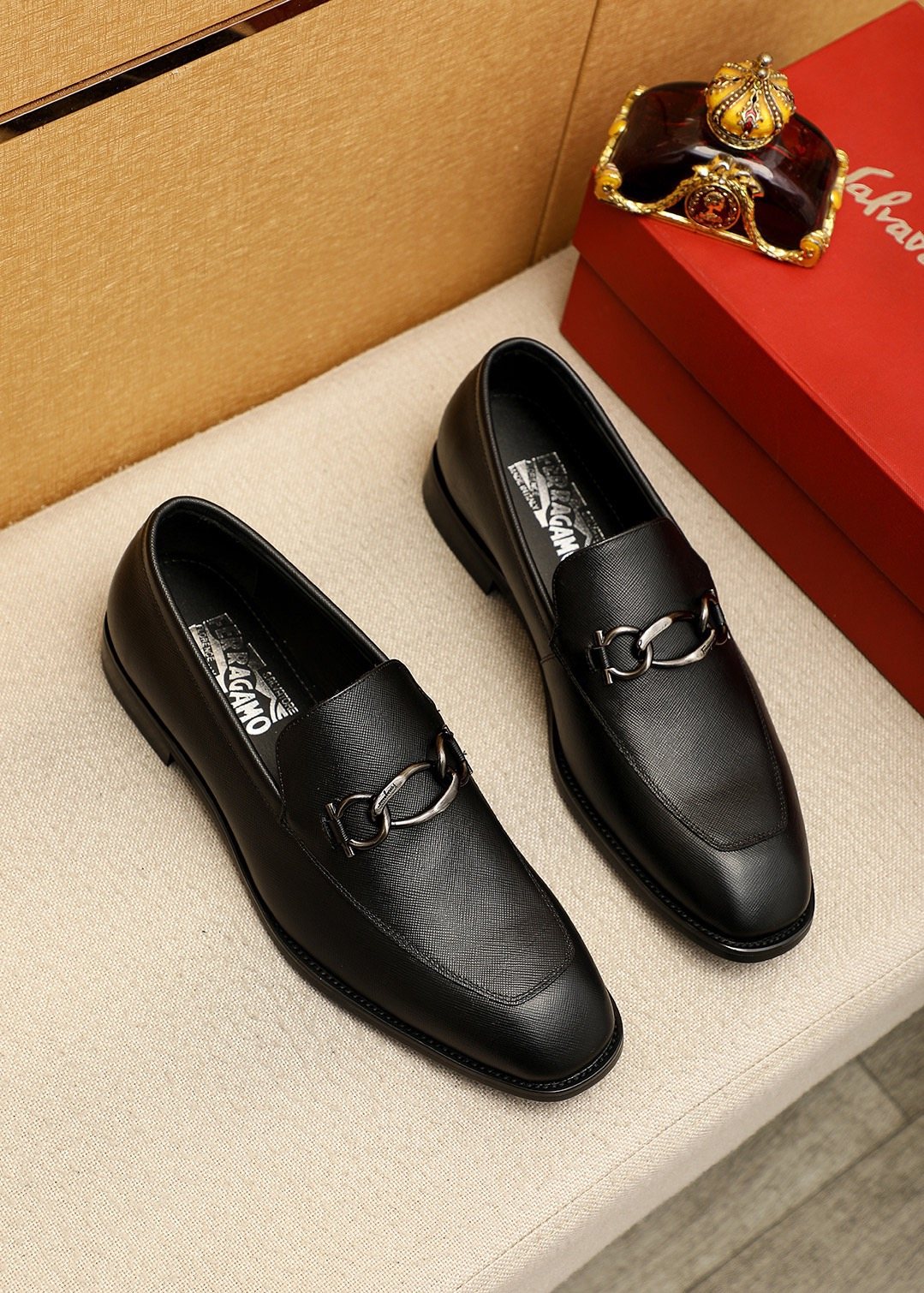 Ferragamo Black Textured Bit Loafers