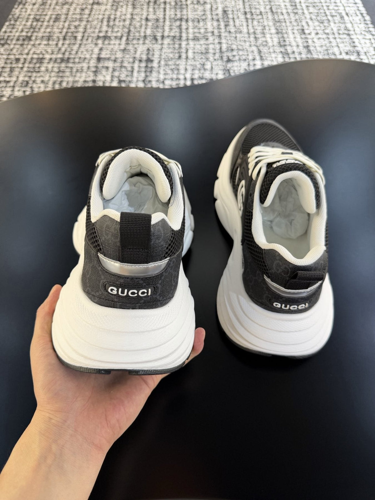 Gucci GG Logo Low-Top Sneakers